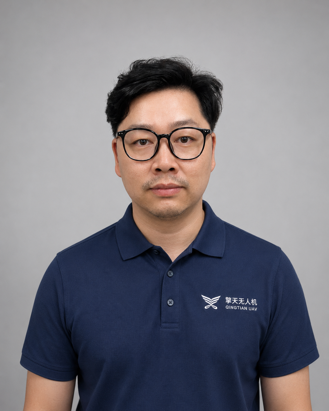 擎天无人机技术总监兼合伙人汤总工装照