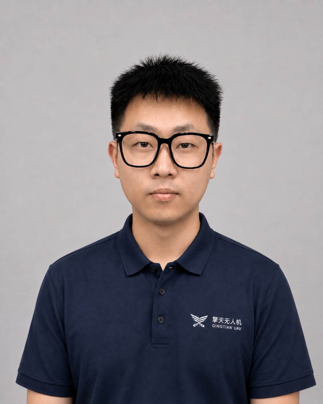 擎天无人机团队成员工装照 1