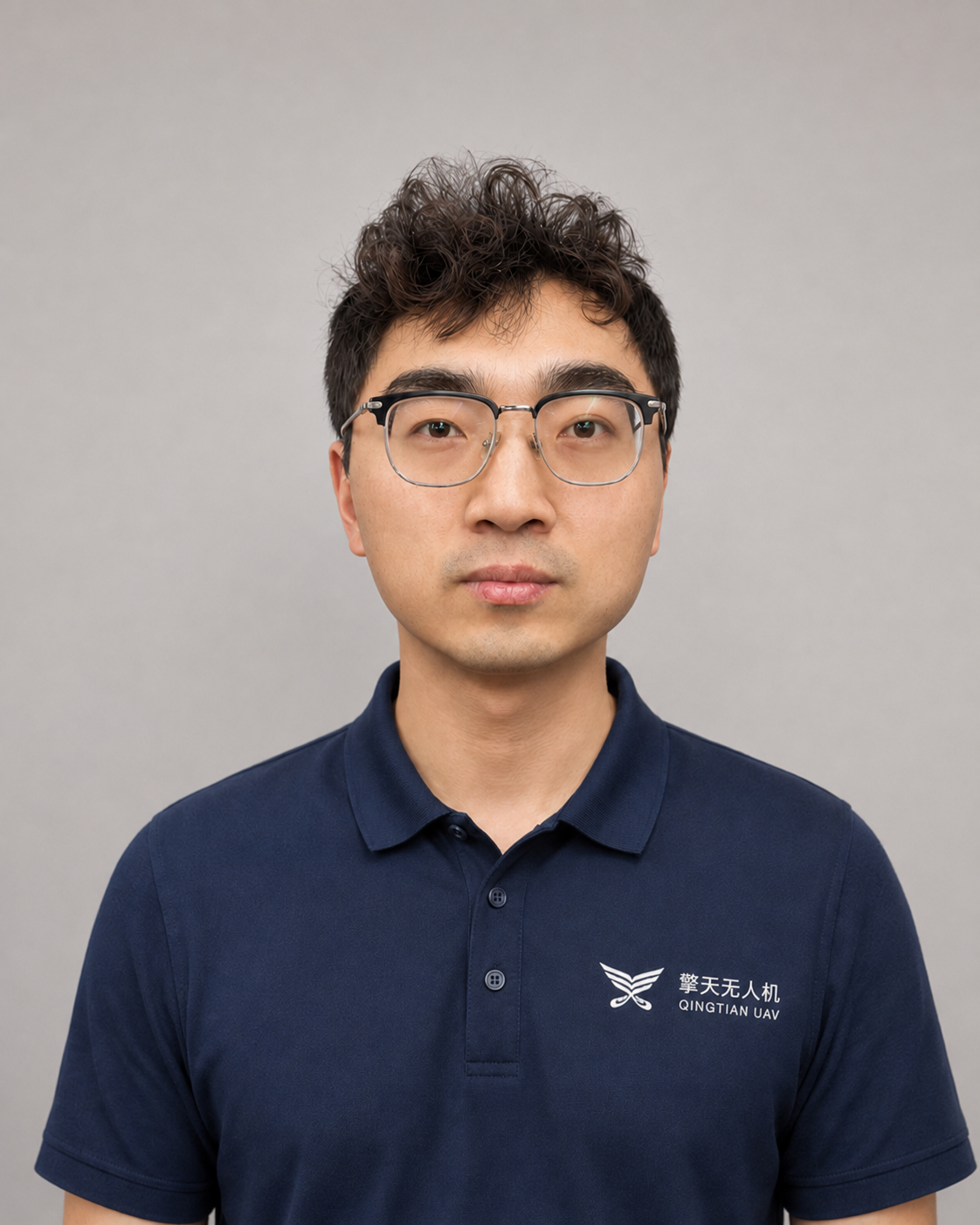 擎天无人机运营总监兼合伙人周总工装照